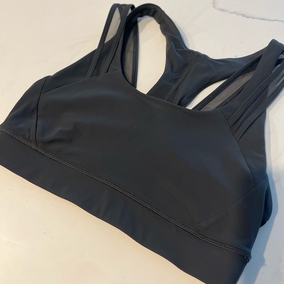 Lululemon Sports Bra with Mesh size 6 - Picture 2 of 4